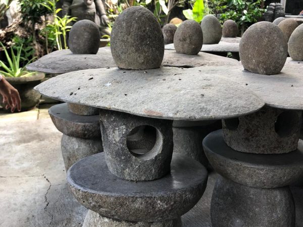 River stone japan lamp