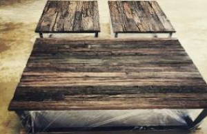 Table carré plateau     bois sur cadre  métalique