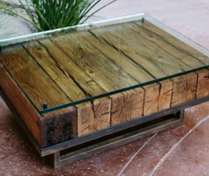 Table Basse  Poutres bois  plateau verre sur  armature  métalique