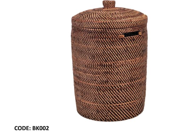 Panier à linge en rotin foncé