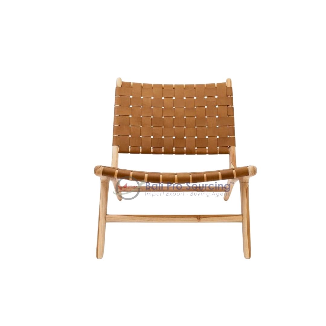 Chair in woven leather and wood oblique legs - Chaise en cuir tressé et