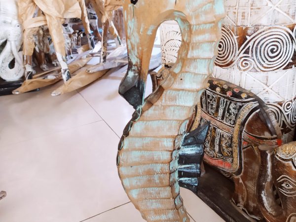 Seahorses wooden decoration