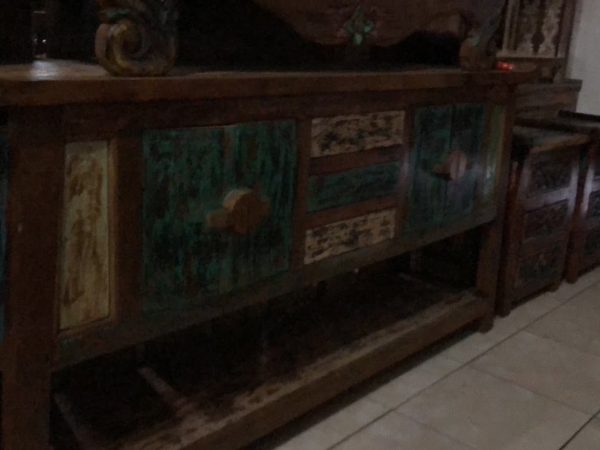Large wooden cabin 3